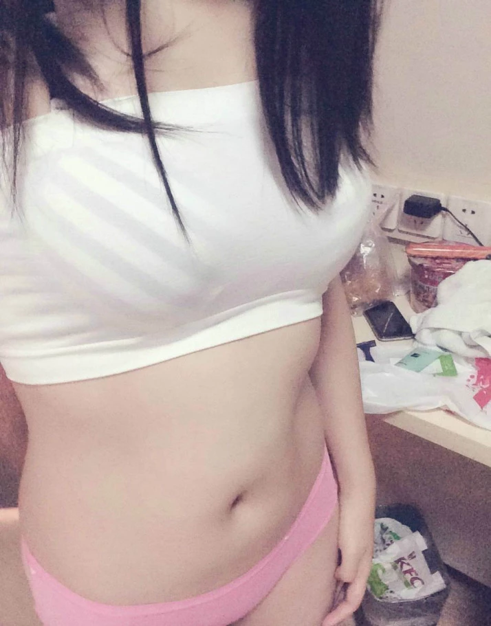 才认识两天的少妇就约到户外打野战了