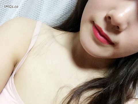 “你射里面吧，我老公不会发现的”绿帽子是给老公最好的节日礼物