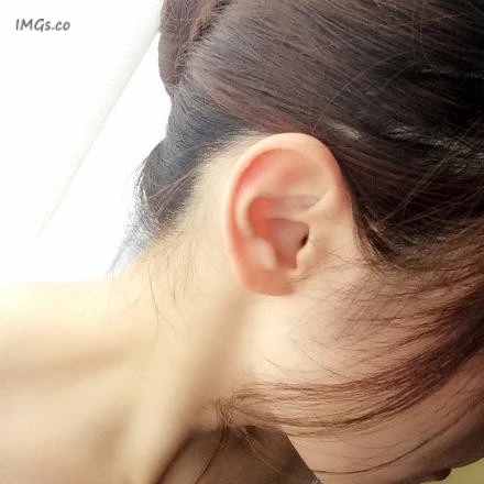 “你射里面吧，我老公不会发现的”绿帽子是给老公最好的节日礼物