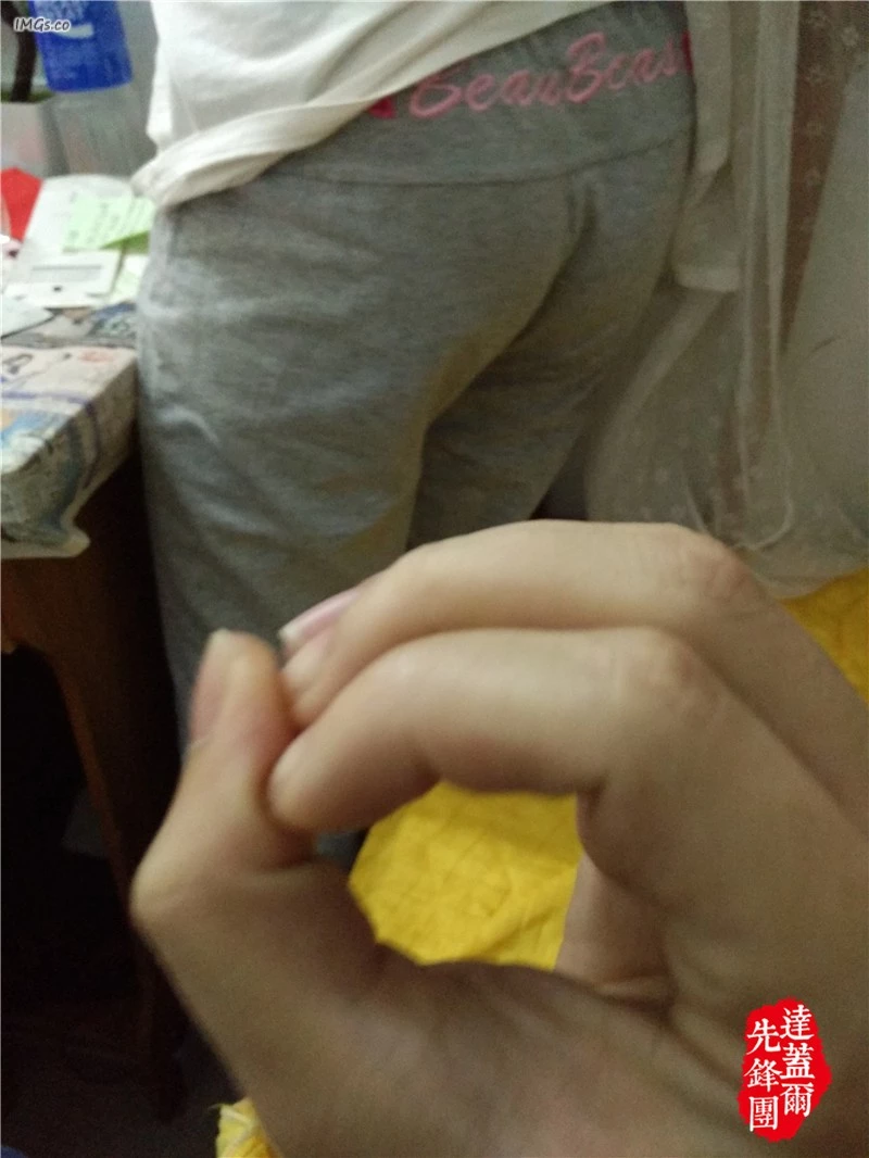 阿姨泄密！魅力女高管潜规则单位小奶狗（内有约啪技巧和联系方式）