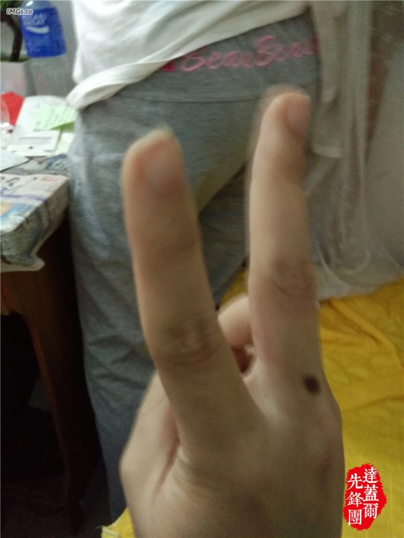 阿姨泄密！魅力女高管潜规则单位小奶狗（内有约啪技巧和联系方式）
