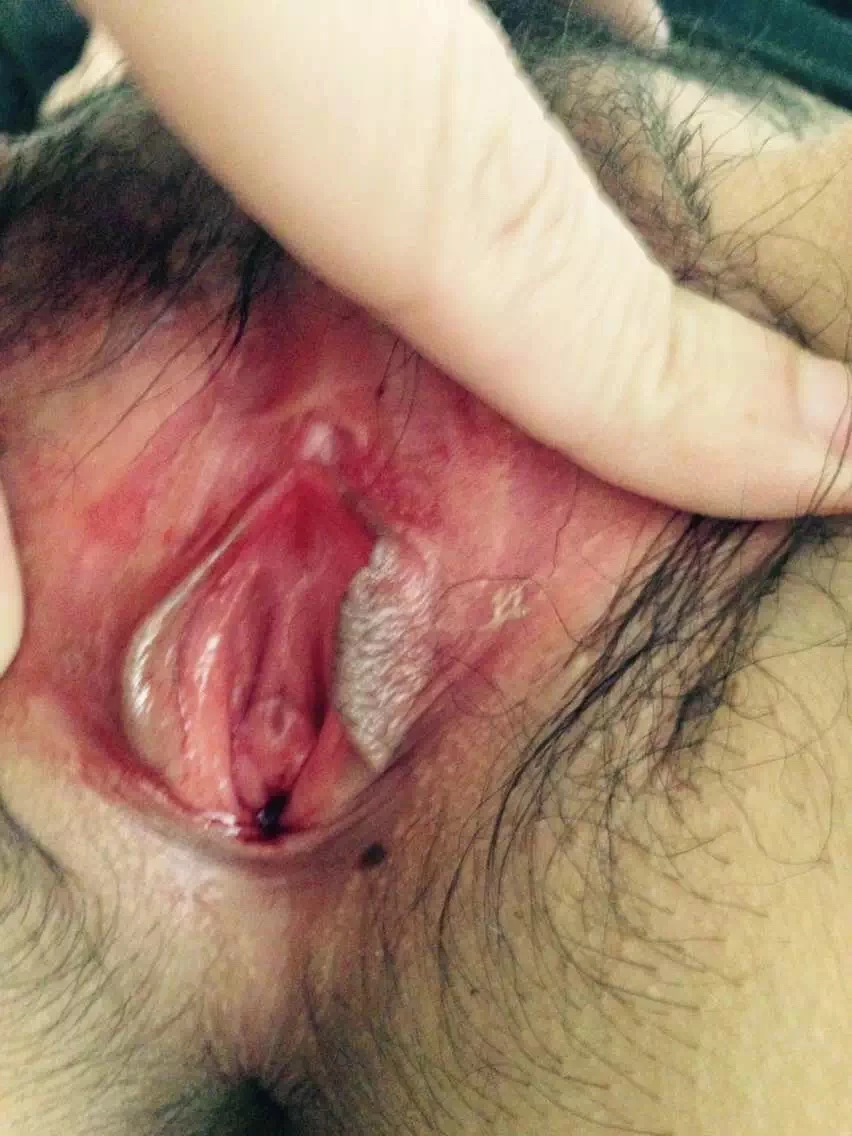 非常粘人的少妇，电脑桌前就猛坐
