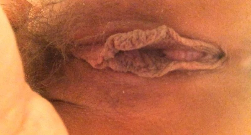 “哥哥，我受不了了，求求你快插进来吧”新女主小鹿，指奸篇