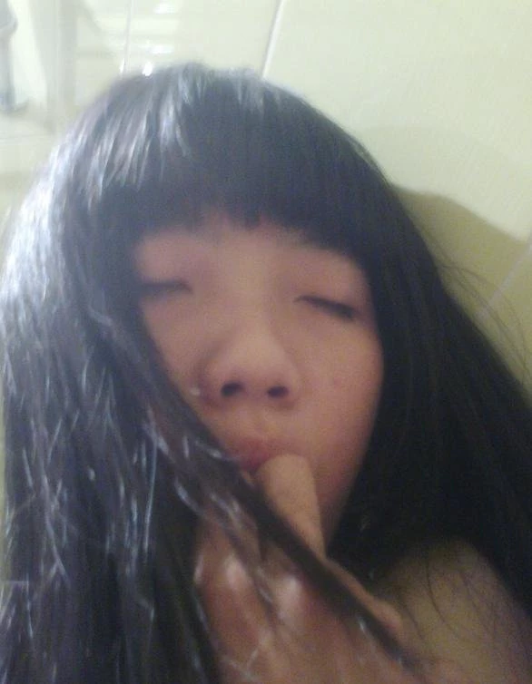 成都春熙路奢侈品黑丝柜姐无套内射（3分手势认证）