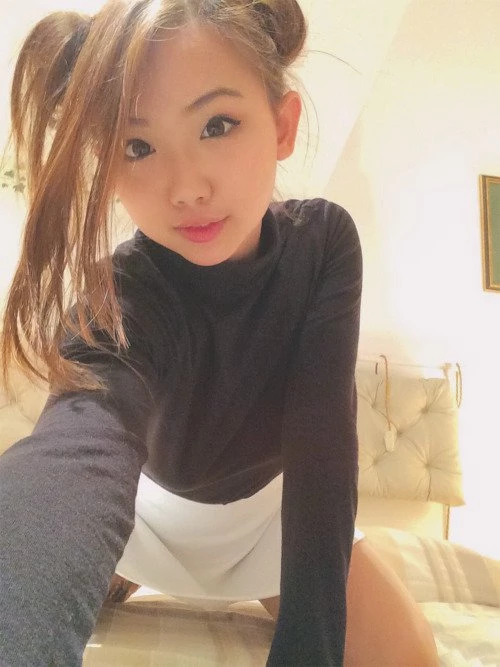 销售人妻穿情趣JK让客户干的嗷嗷叫