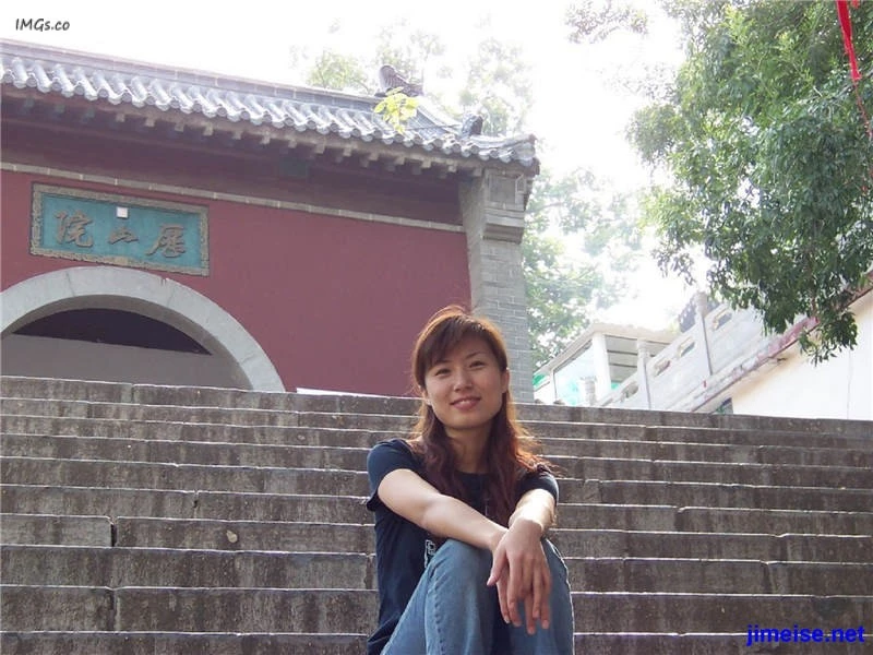 [原创] 这么好看的炮架可惜阳痿了，91的兄弟求救会喷水【看简 介同城免费约炮