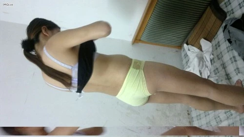 [编辑补发][骚货婷婷]精品露脸。这个女的因该 没多大，奶头还没下过奶[47P]