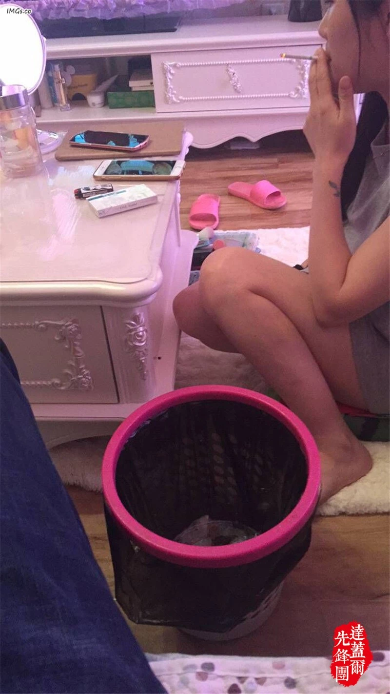 跟艺校约的女主开房（进群约炮）