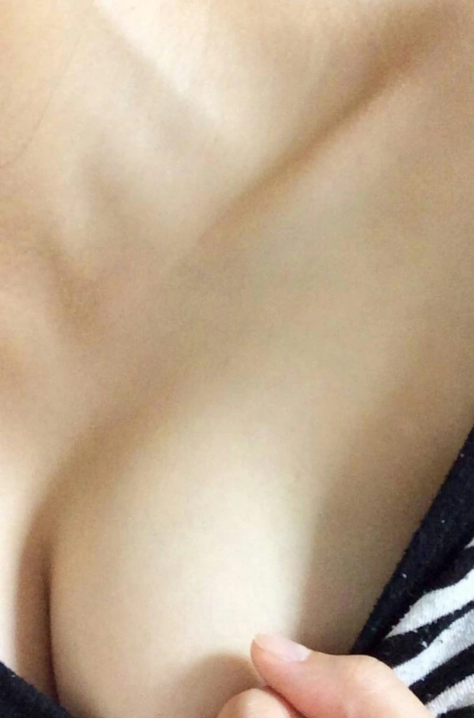 角落的风铃如此曼妙的身材，你心动了吗？角落的风铃 想被别的屌插 快来吧满足你那个[13P]