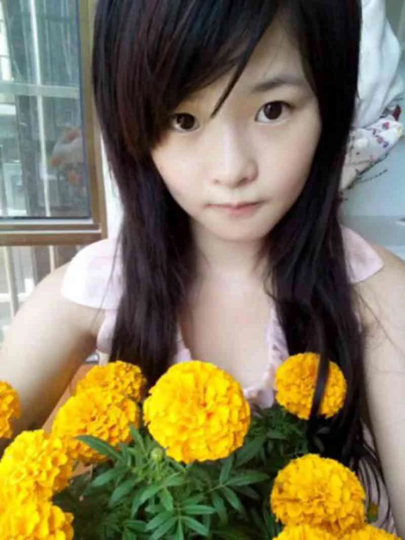 貌似不食人间烟火的清纯美眉草莓萌死你[14P]