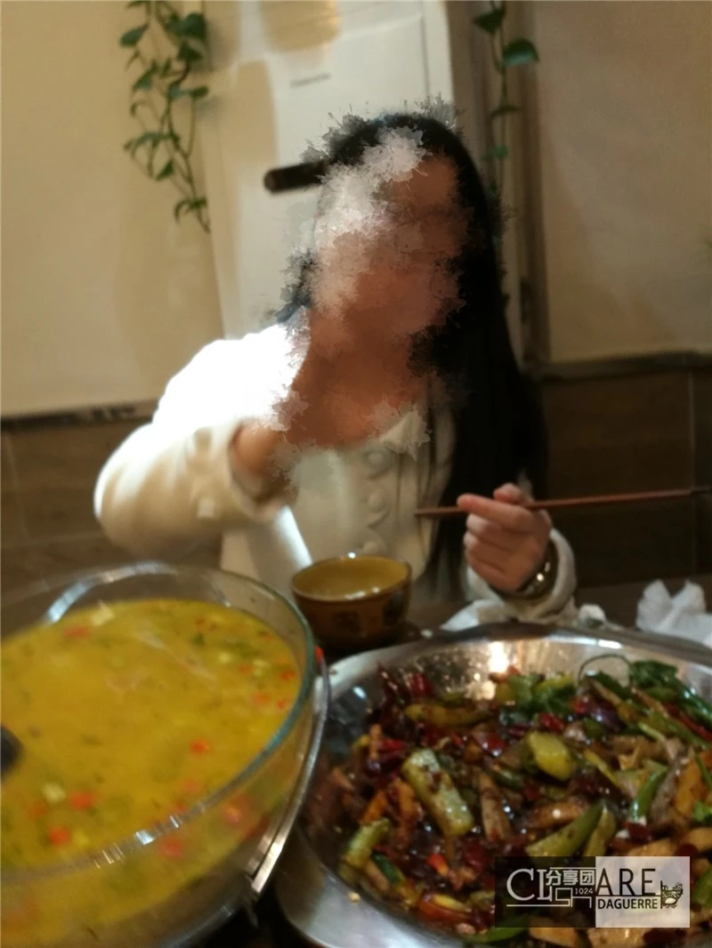 [原创][cl分享团出品]约个95后财经系妹子，一起晚餐然后带到酒店啪[16P]