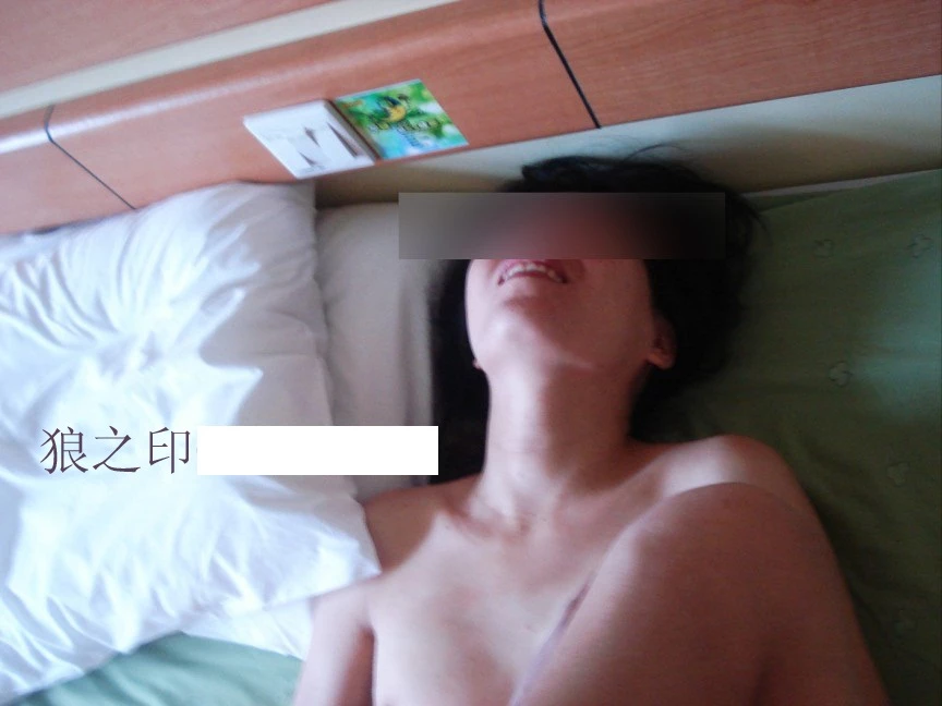 淫荡的炮友喜欢自己拿着跳蛋玩[15P]