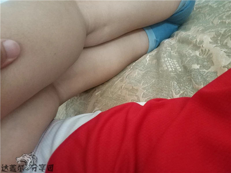 [原创][分享团出品]分享女友的大长腿与黑木耳，然后被我操的出白浆[25P]
