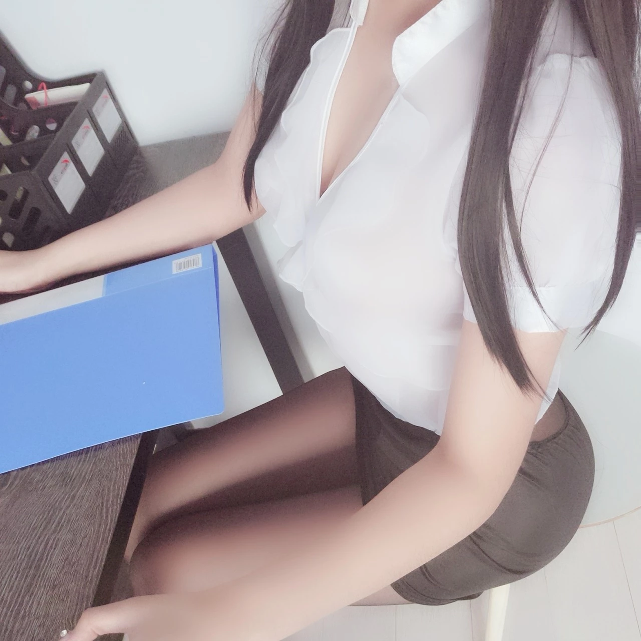 [Facepower] 白衣小秘书 [9P]