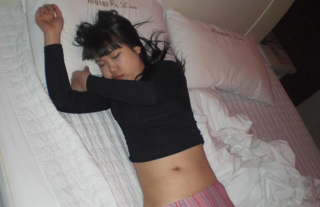 真唔明点解条女明明瞓死咗都可以被掉到出水嘅?[18P]