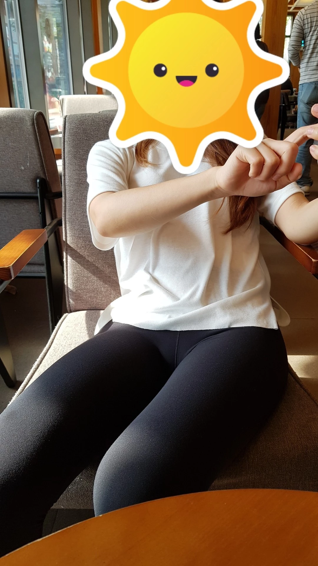 그 소녀의 작은 포즈, 그 몇 년 동안 드러누웠던 큰 엉덩이, 함께 드러누웁시다