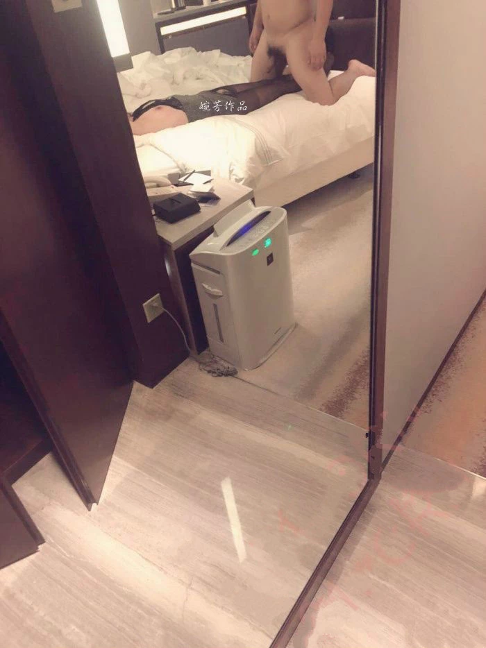 每次骚穴被男人鸡巴撑开都会让我兴奋不已！每天都主动给男人吃鸡巴服务，然后撅着大屁股求操[25P]