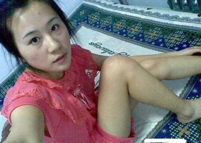 妹子脸蛋算纯洁床上就是骚货[12P]