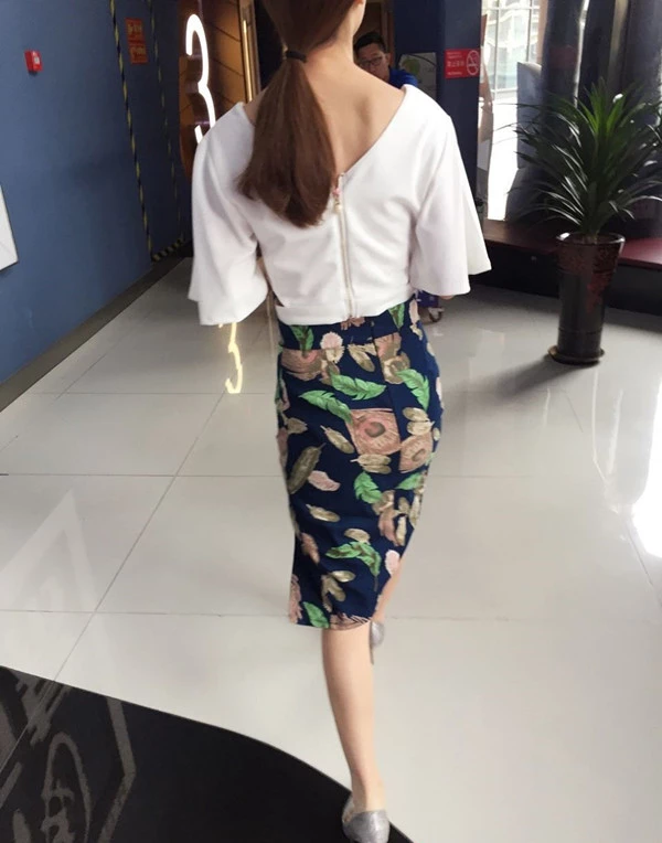 肏大屁股骚货[10P]