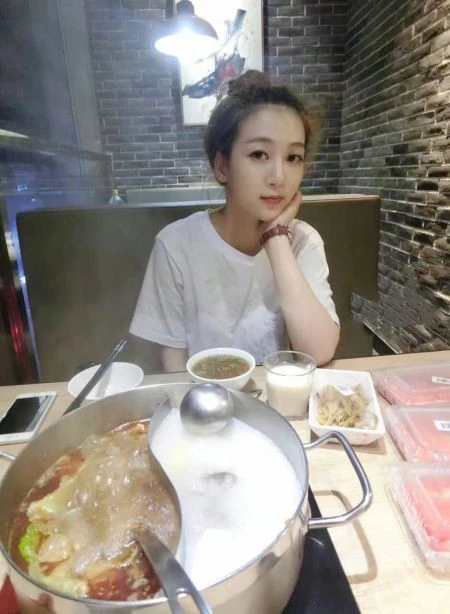 吃完饭K歌把她灌醉回去做羞羞的事情[10P]