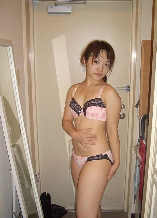 有些大象腿的妹子[11P]