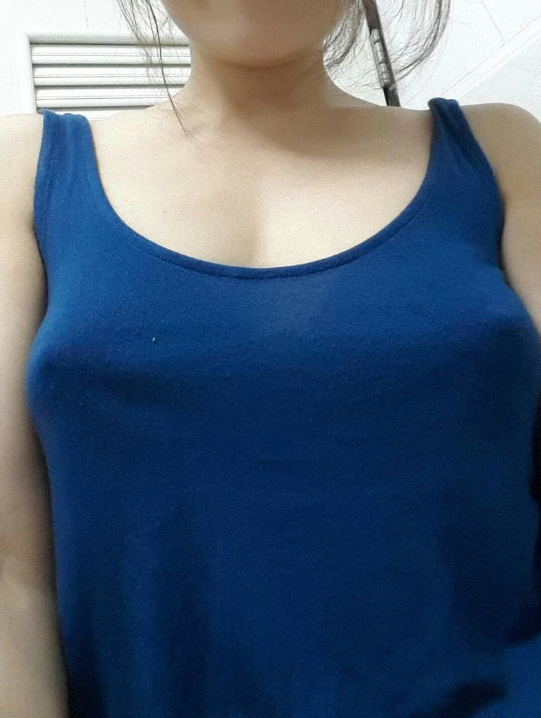 小妹的身材诱人小穴嫩，哥哥也想草[30P]