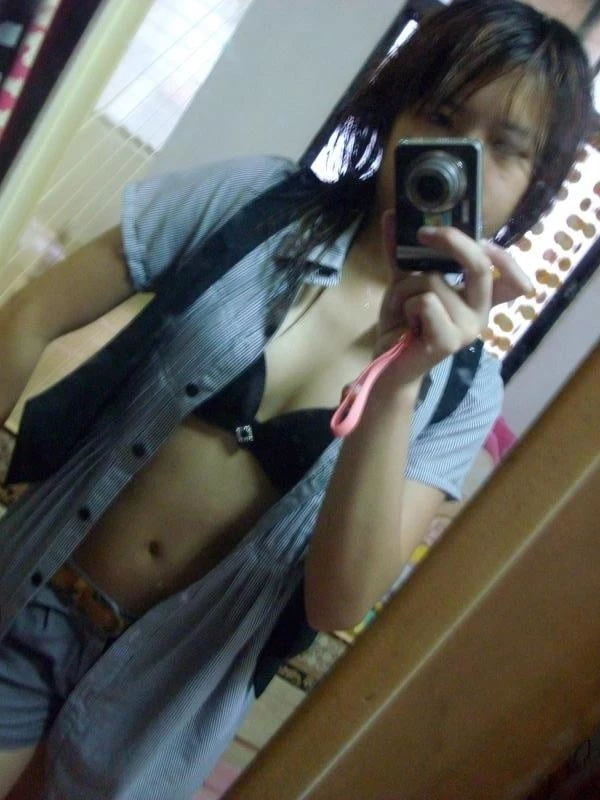 台湾生活逼人, 女大学生都要出卖色相为生[10P]