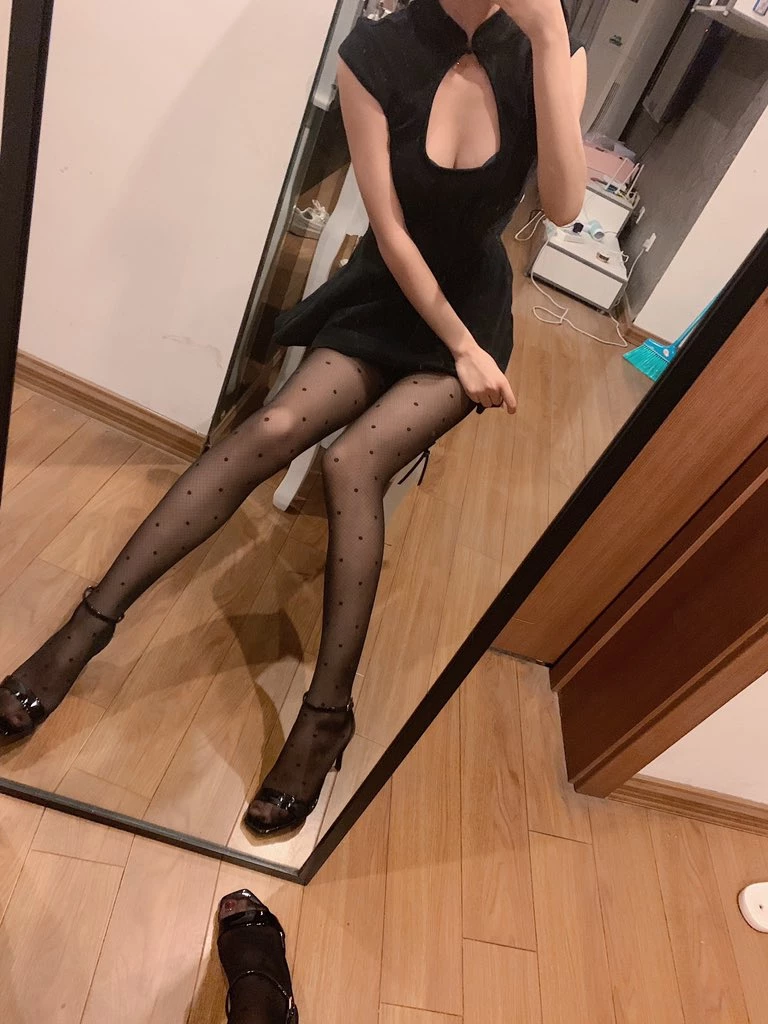 沉迷自慰 日渐消瘦我至今还在寻找被爱的感觉快过来哄我，呜呜呜[15P]