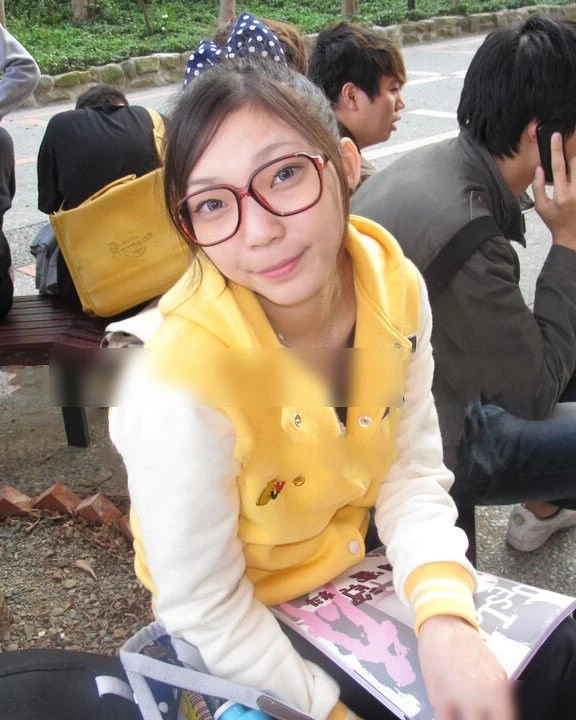 台湾某大学女生私密照流出[30P]