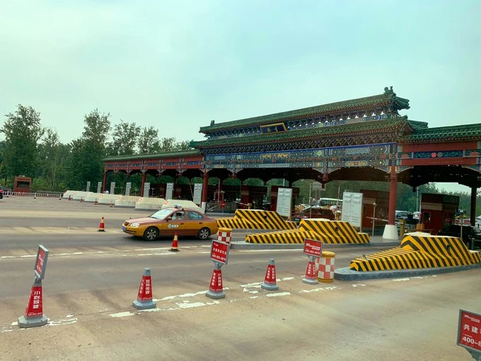 我怕我会高潮到根本缓不过来!去北京还是重庆呢?骚屄总是痒痒的骚动，在我心中无法抹去！[12P]