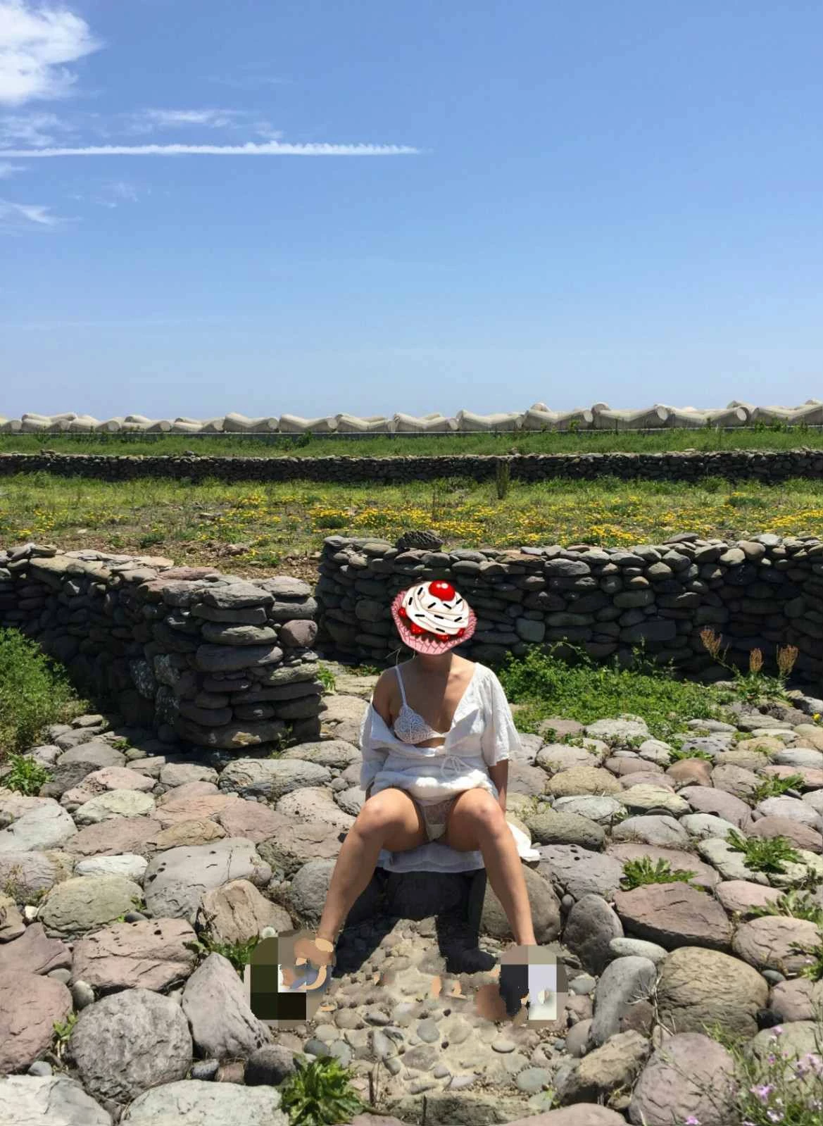 人妻去韩国旅游露出之旅[14P]