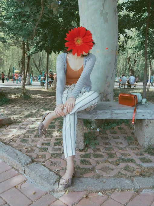 好吧知道大家是想看这样的全是腿～～阿姨还活着耶[19P]