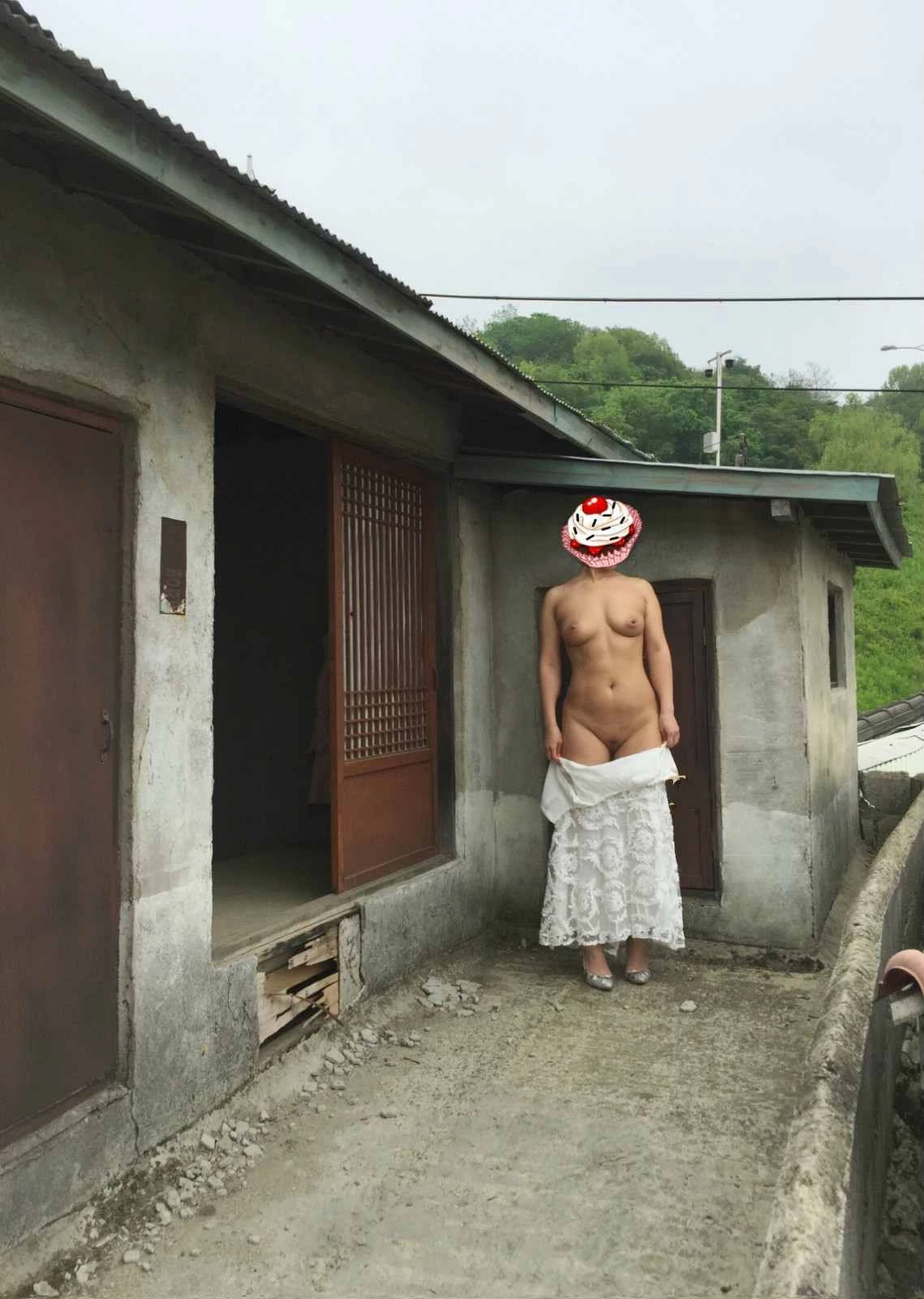 人妻去韩国旅游露出之旅[14P]