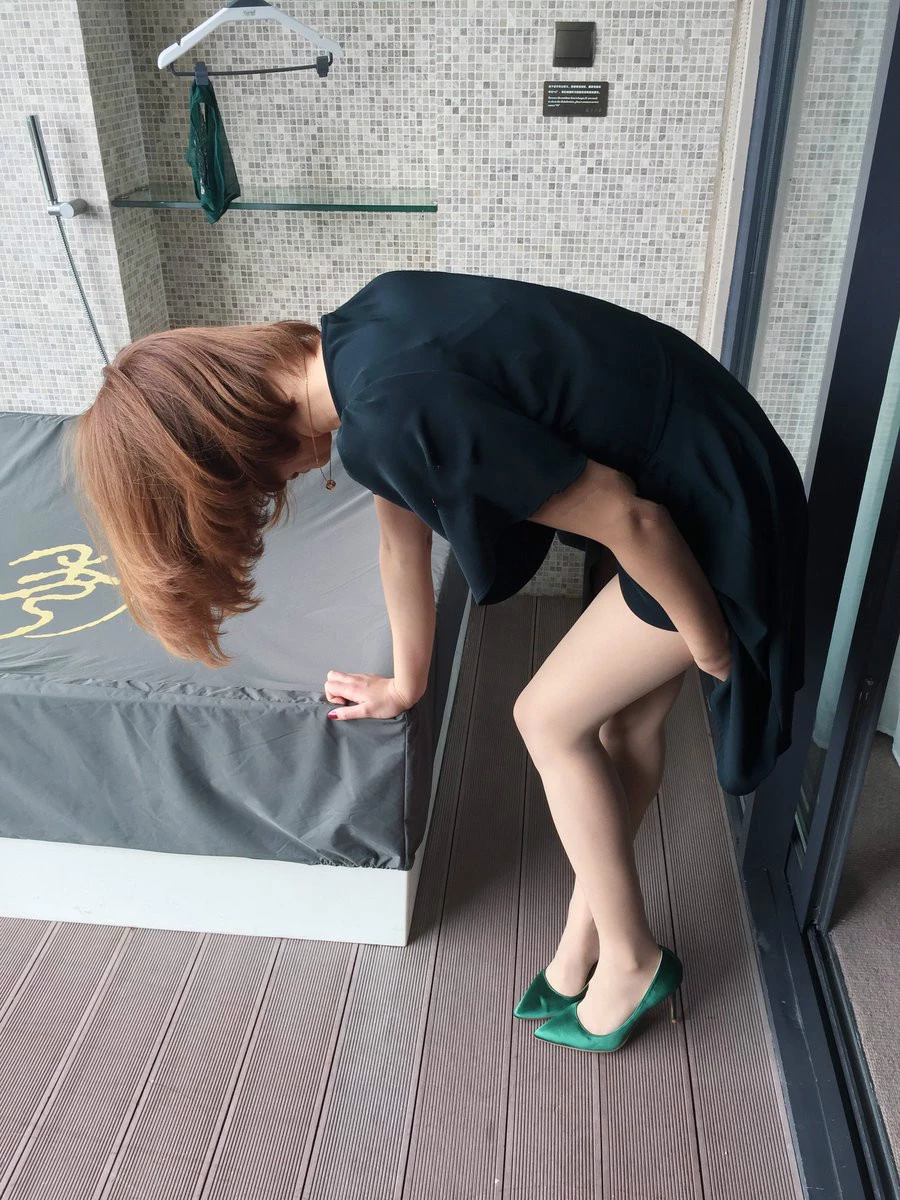 上司夫人夫人这般撩汉偷情[18P]