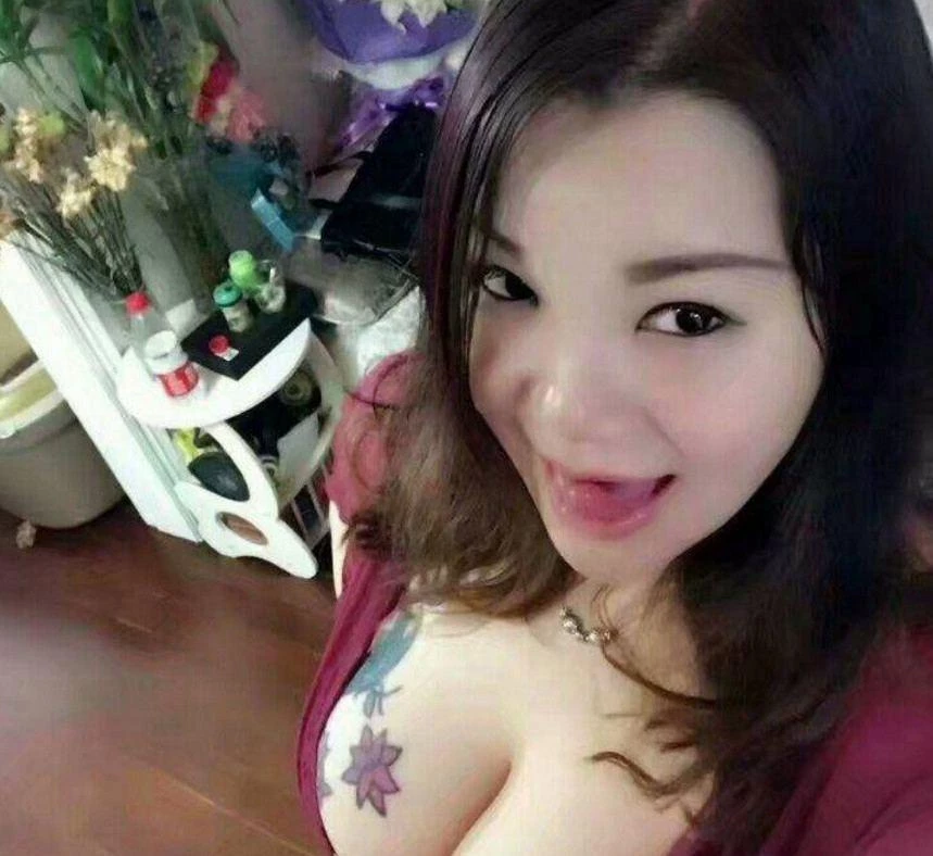 风骚中熟见一回把我吸干，蛋蛋都疼了[10P]