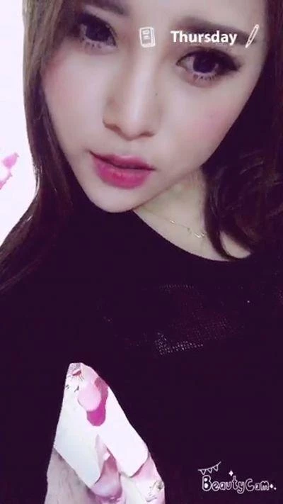颜值爆表的肤白貌美极品车模[11P]