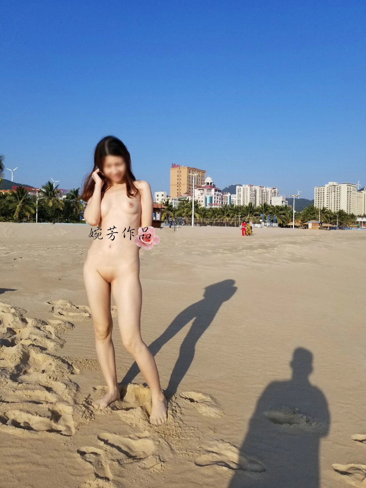 海边的还是有些人的，虽然不多~大白天的在外面一丝不挂[16P]