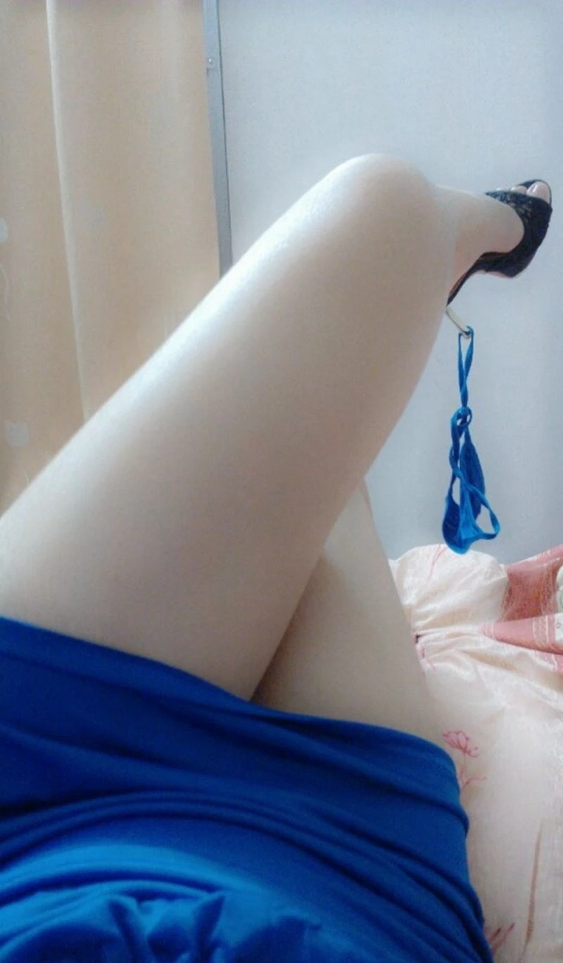性感裸露的女友随拍[13P]