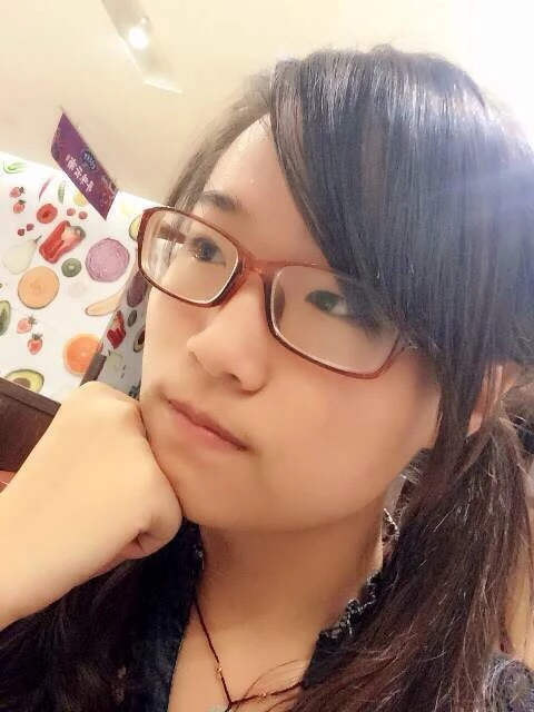 戴眼镜的学生妹，青春，内骚，露脸[24P]
