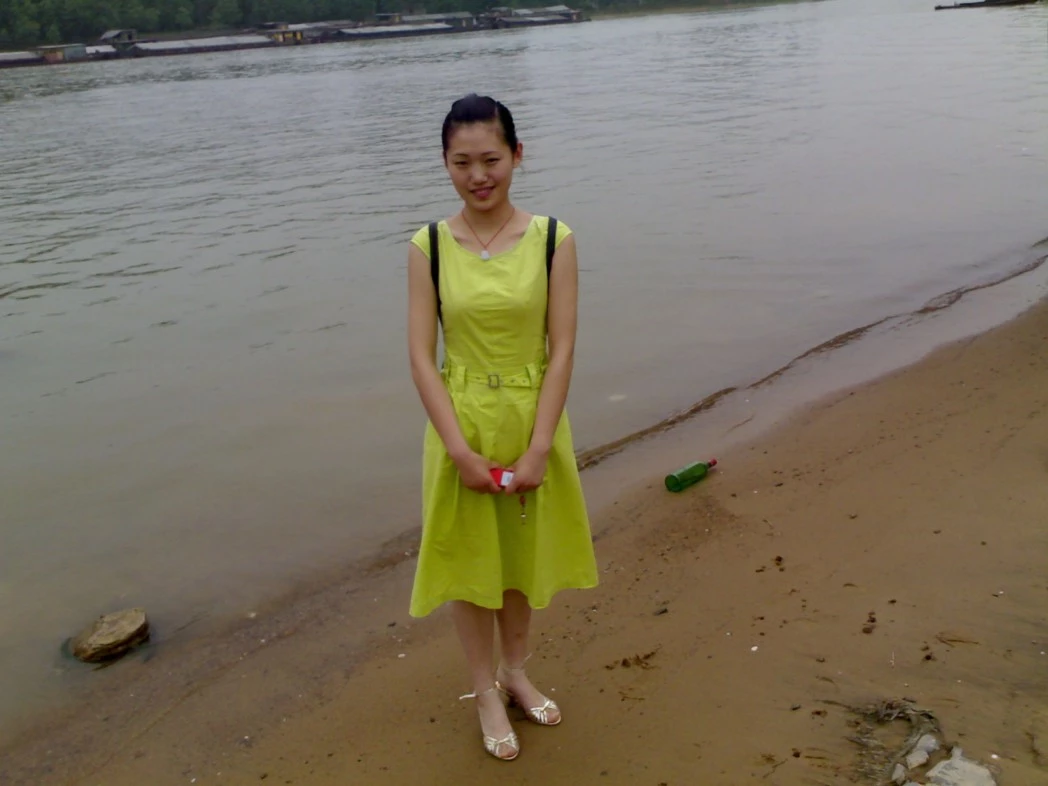 刚结婚的小少妇，越看越有味道,生活照炮图流出[23P]