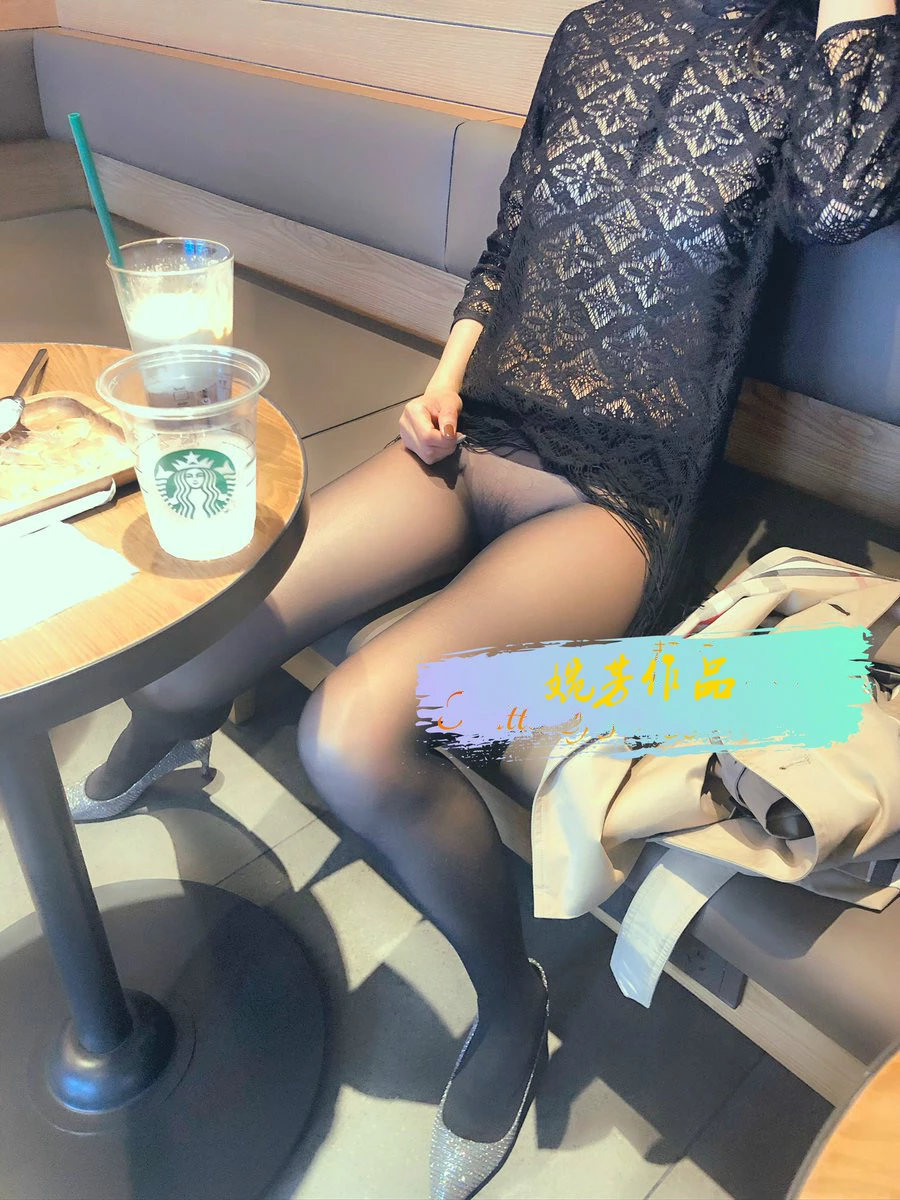 在公园游玩[11P]