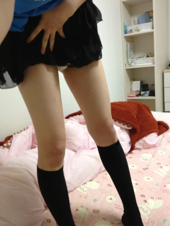 刚开始发育的小妹子［16P］