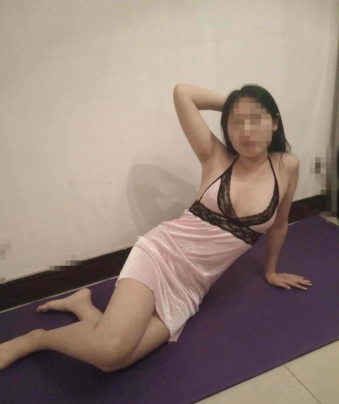 骚女爱吹箫[10P]