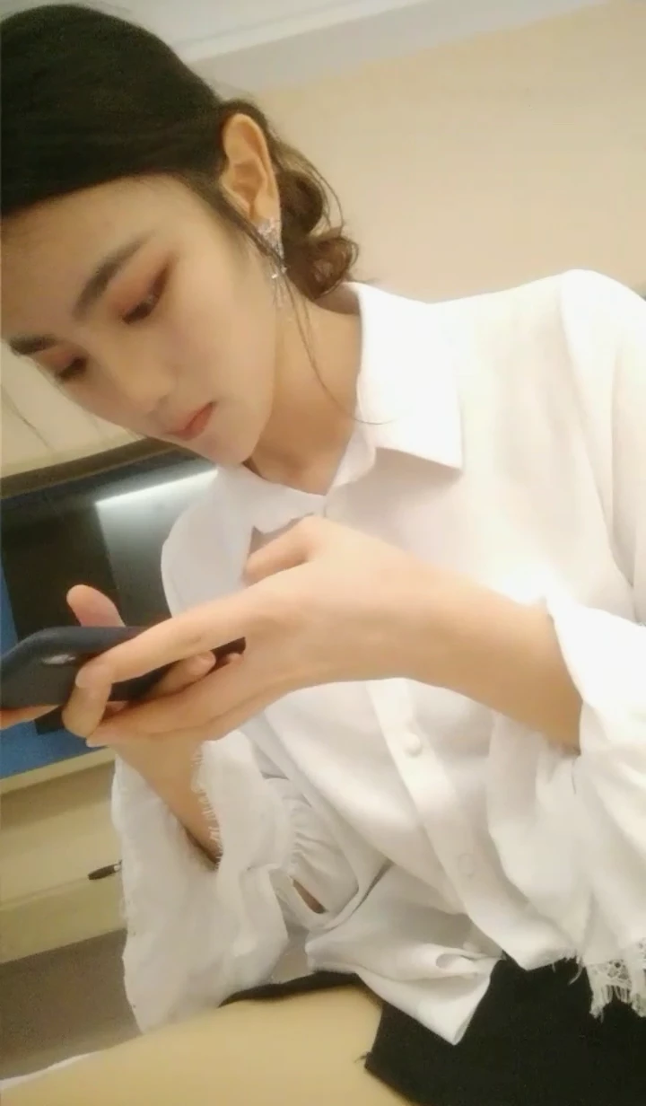 直播约啪五官精致的苗条颜值美眉[13P]