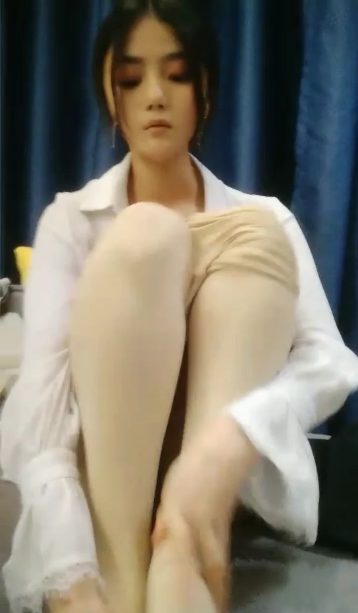 直播约啪五官精致的苗条颜值美眉[13P]