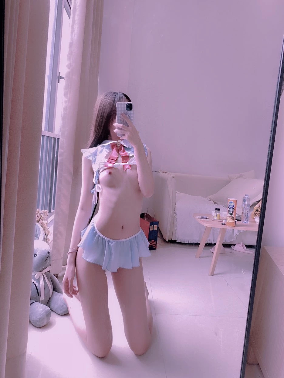 看看少女的屁股吧！可爱咩？记得射精嗷[20P]