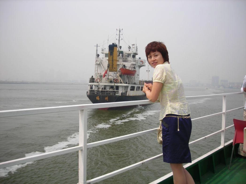 良家熟女人妻露脸照流出，好像是什幺夫妻交友网站泄密了[22P]