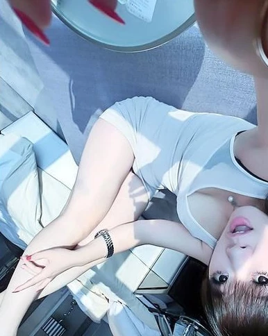 做黄播的女主播自拍[11P]