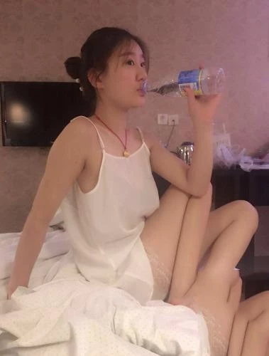 男友泄露够骚气的前任女友照[14P]