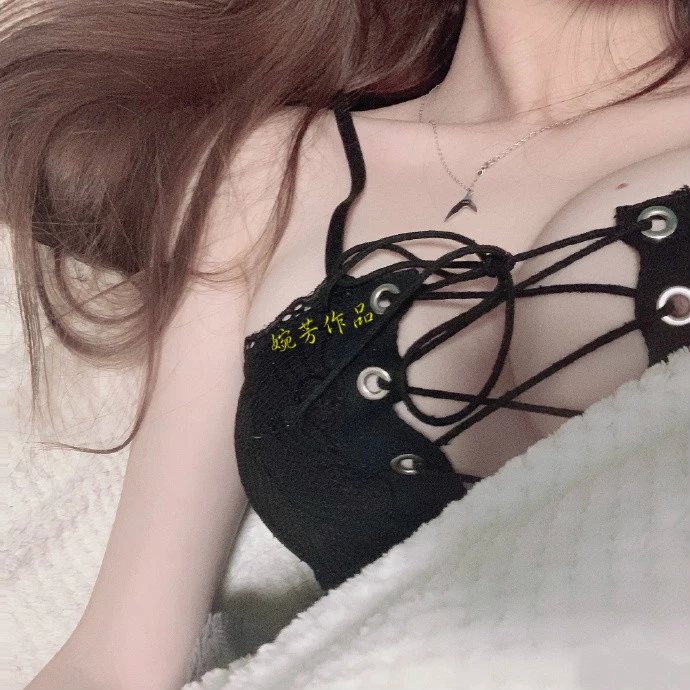 周末来了～想要那个的感觉越来越强烈！而且天好热！只想脱光光～只为分享美好的肉体给哥哥[13P]
